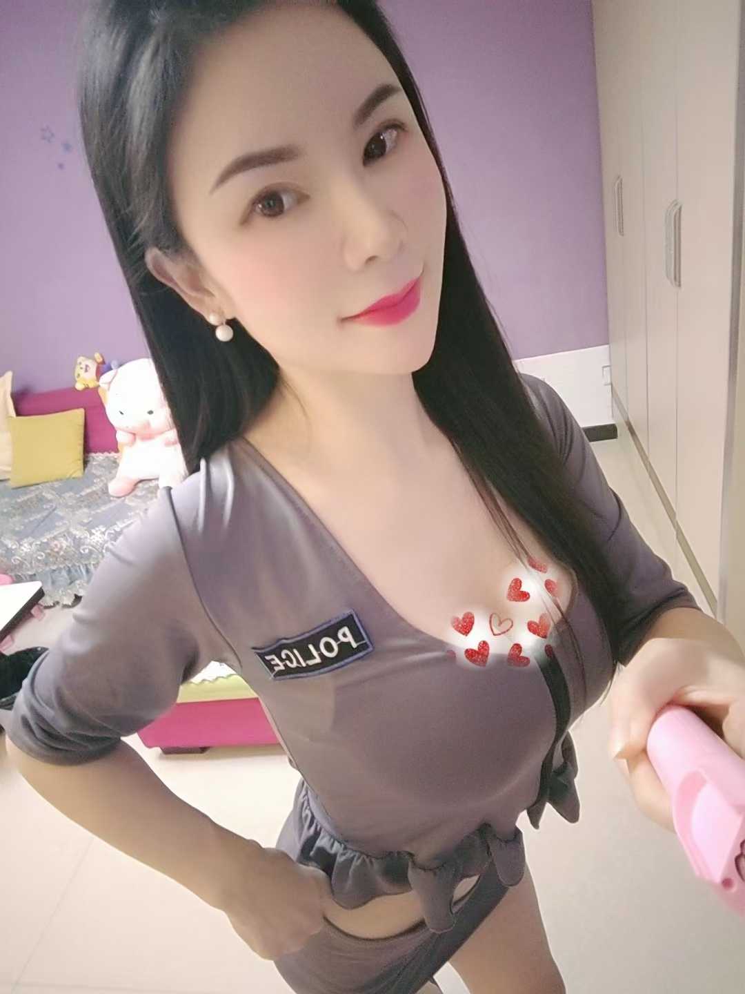 莲湖区大胸健身美女